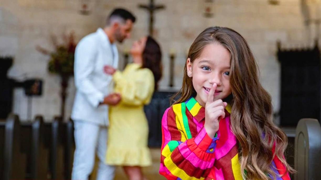 “Nosotros nunca nos casamos, estamos simplemente cada uno en su lugar, pero en términos de nuestra hija, los dos estamos ahí para ella y los dos somos un equipo, y los dos queremos lo mejor para ella, y en ese aspecto, siempre nos van a ver juntos y siempre tendrá la puerta abierta”, aseguró.