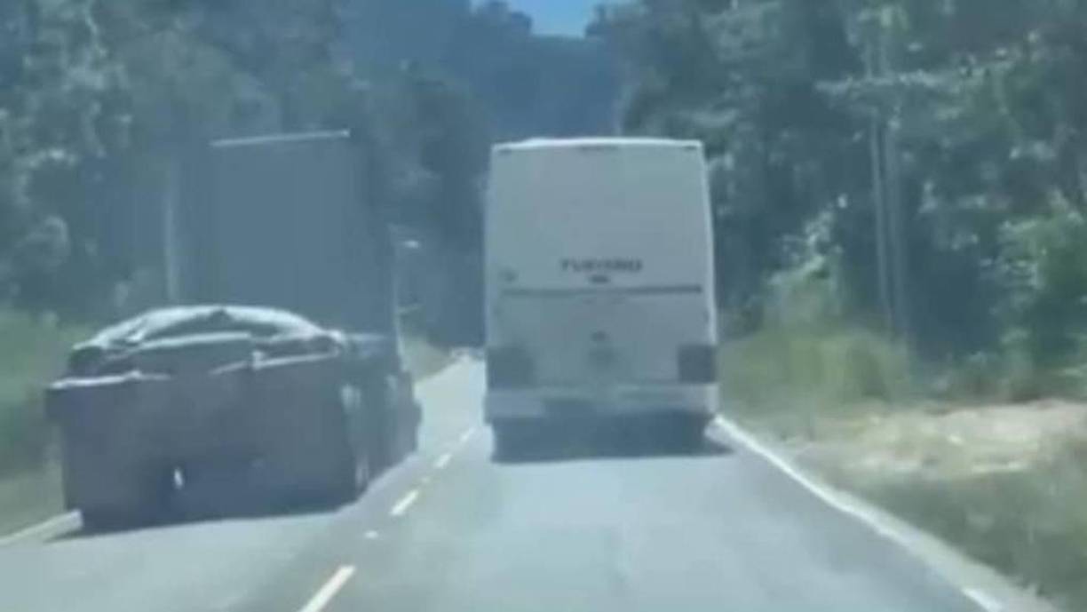 Algunos cuestionan la necesidad de publicarlo en redes sociales, dado que el carro es solo prestado.