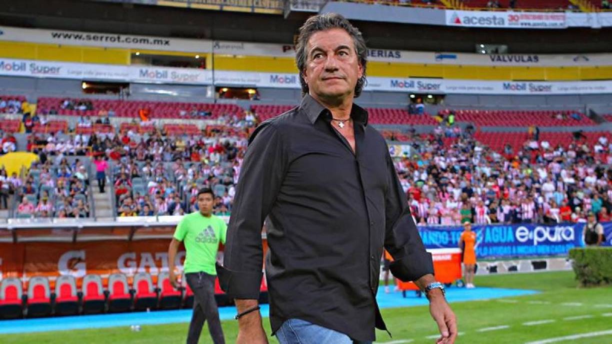 El argentino Rubén Omar Romano también figuró entre los aspirantes para ser el nuevo timonel nacional. El torneo pasado dirigió al Mazatlán de la Liga MX. Romano ha dirigido a los más grandes de la Liga MX desde 1999. América, Cruz Azul, Pachuca, Santos, entre otros.