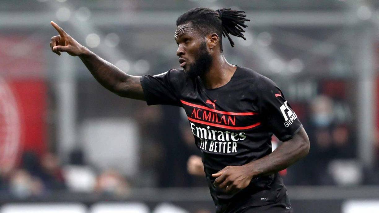 Según informó el diario AS y confirmó el prestigioso medio italiano CalcioMercato, el Real Madrid está siguiendo de cerca la situación de Franck Kessié con la intención de incorporarlo como agente libre en el mercado de fichajes de verano, momento en el que termina contrato con el AC Milan.
