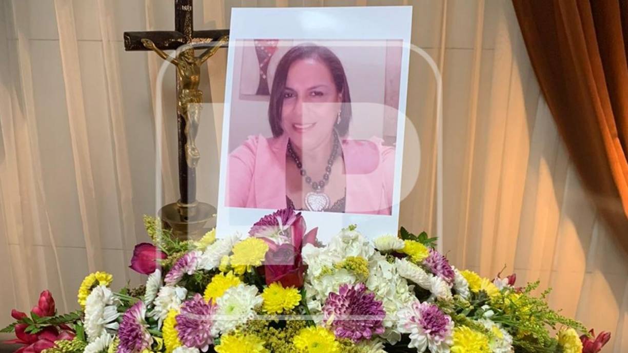 La maestra de Inglés Claudia Medina se graduó en el Tridentino Bilingual School, era licenciada en Pedagogía y Derecho.