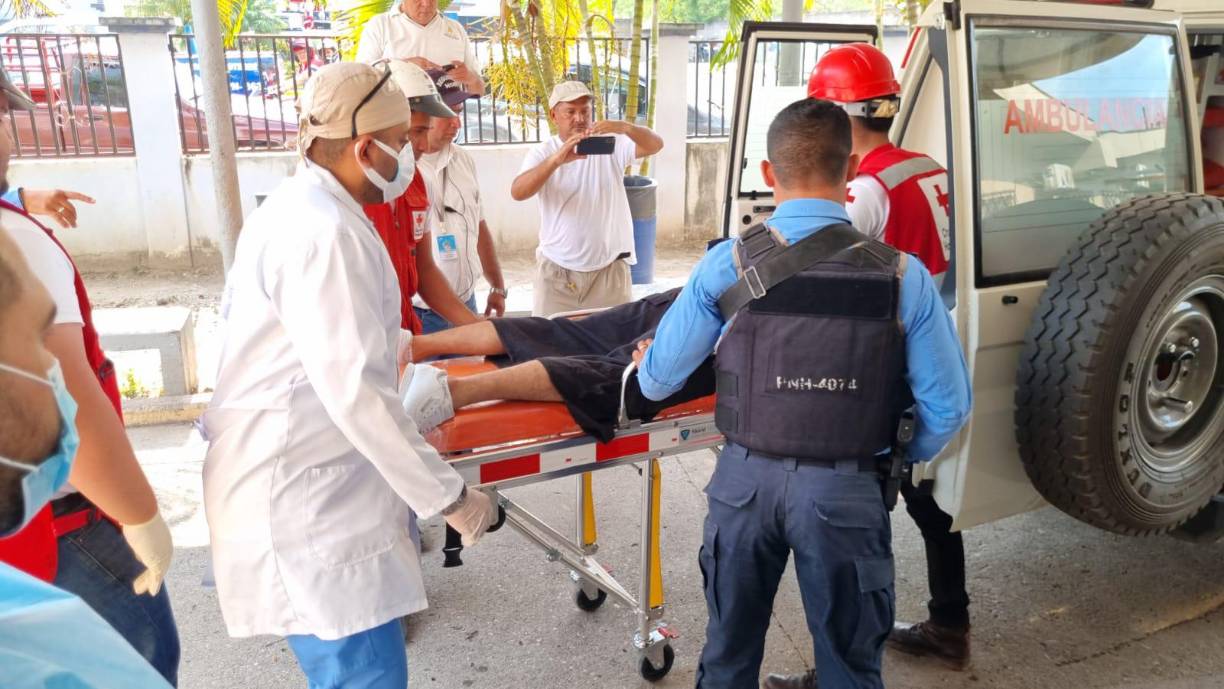 Según las primeras investigaciones, “miembros de la Pandilla 18 y de la Mara Salvatrucha MS-13, estarían agrediendose entre sí”, detallaron a través de las redes sociales.