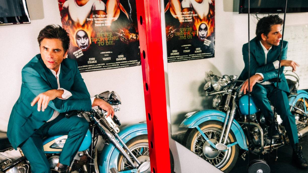  “No quería que los titulares fueran eso, ni quería que el libro fuera sobre eso”, asegura. “Será una página, algo así, pero sentía que tenía que hablar de ello. Era raro. Fue algo cuando yo tenía, creo, 10 u 11 años. Nunca tendría que haber lidiado con esos sentimientos”.