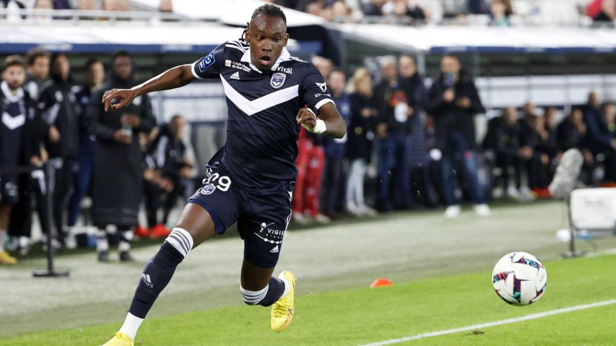 David Guion, entrenador del Girondins de Burdeos, dio detalles de la actualidad de Alberth Elis, quien busca salir del club a mitad de temporada. “El salir del club es un deseo del jugador. Las cosas no han cambiado. De hecho, le gustaría jugar al más alto nivel. Es un deseo que expresó. De momento me confirmó que quería dar lo mejor por el Girondins de Bordeaux. Es cierto que en los dos partidos que ha estado jugando ha demostrado grandes cosas”, dijo.