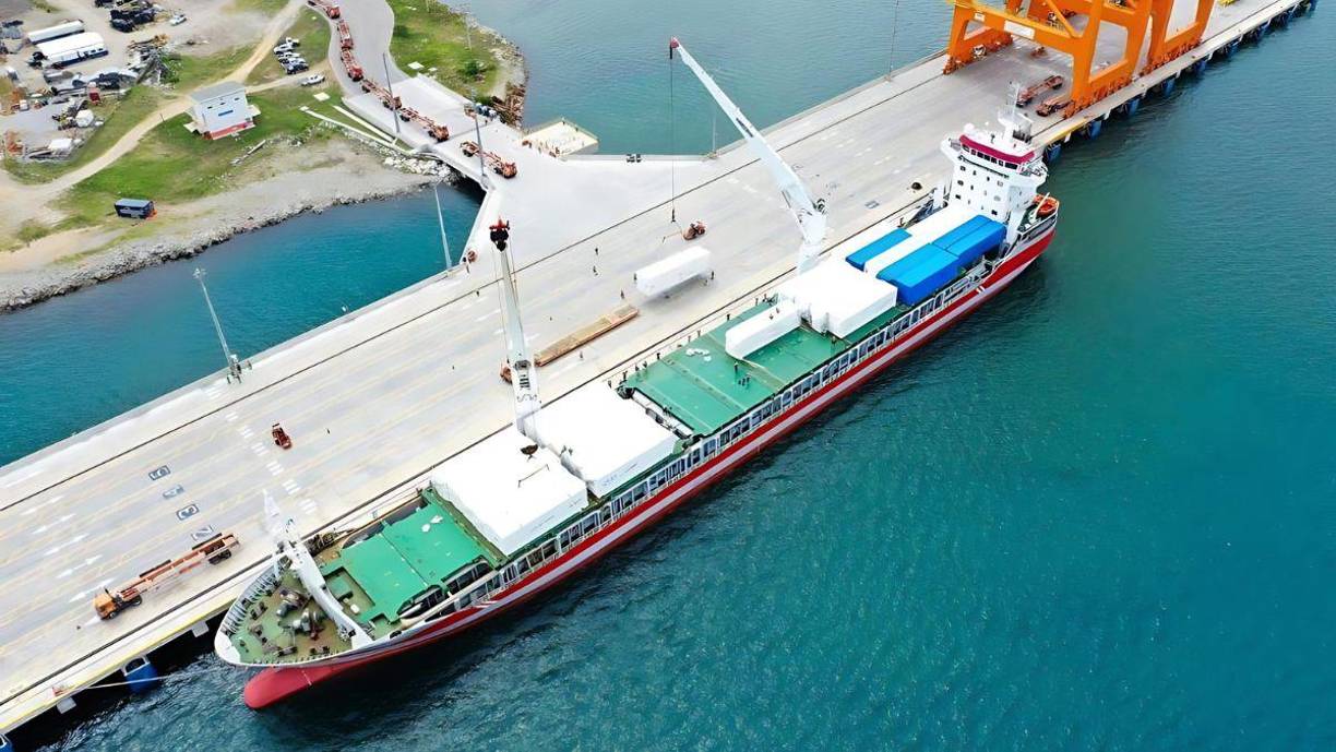 <b>El 10 de junio de 2020 llegaron a Honduras los dos primeros hospitales móviles compuestos por 39 módulos, respectivamente: uno era para Tegucigalpa y, el otro para San Pedro Sula, las ciudades más afectadas por el covid-19 y más pobladas del territorio nacional.</b> 