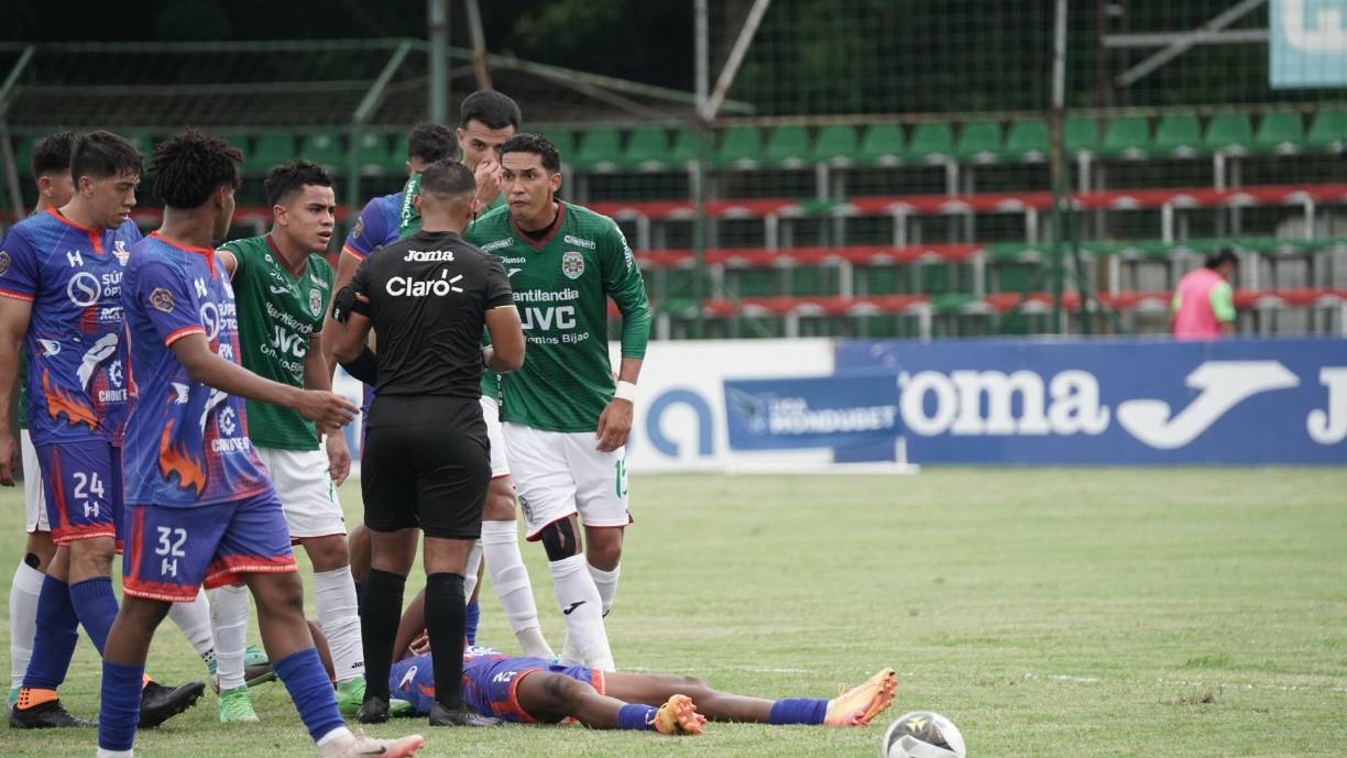 El monstruo jugó con 10 efectivos desde el minuto 43’ cuando el argentino Mauro Osores fue expulsado, pero eran los verdolagas que seguían presionando por el segundo gol.