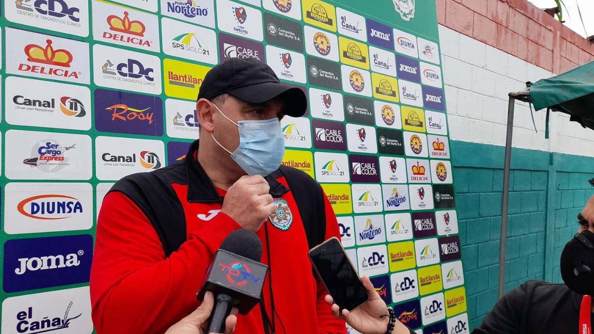 Martín Tato García, DT del Marathón, no descartó que se pueda realizar un fichaje más: “Estamos viendo. Hay veces que surge algo que sabemos que nos puede dara una mano y se evaluará en el momento, estamos contentos con los que están haciendo pretemporada, veremos la posibilidad de algún nacional que puede quedar libre o situación que sea buena la analizaremos con Rolin y el presidente”, indicó.