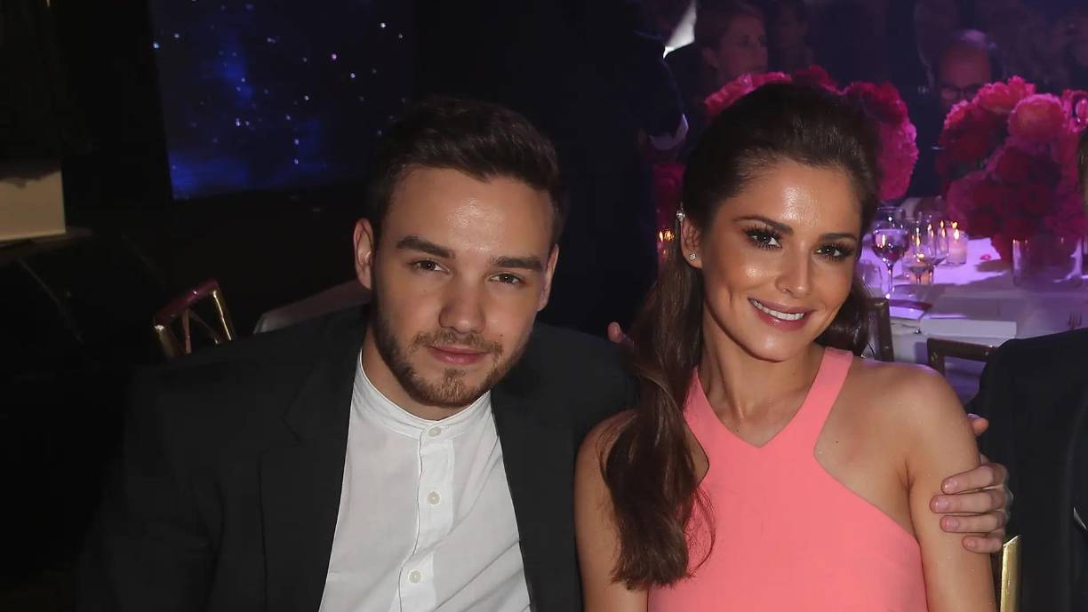 “Liam no solo era una estrella del pop y una celebridad, era un hijo, un hermano, un tío, un querido amigo y un padre para nuestro hijo de 7 años. Un hijo que ahora tiene que enfrentarse a la realidad de no volver a ver a su padre nunca más”, dijo la cantante, quien fue miembro del grupo Girls Aloud y jueza de “The X Factor”, el programa de donde surgió One Direction, la banda de la que formó parte Payne.