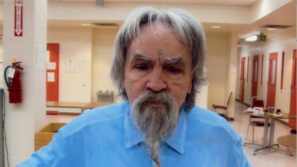 En 1971, fue condenada a muerte, pero posteriormente su pena fue conmutada a cadena perpetua, ya que California abolió la pena capital. Charles Manson murió en prisión el 19 de noviembre de 2017 a los 83 años, cumpliendo cadena perpetua.