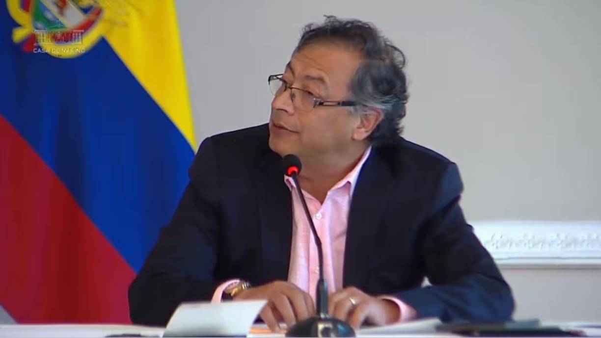 El presidente Gustavo Petro comentó en sus redes sociales: “En cada género artístico hay arte, pero también ignorancia. El arte perdura, la ignorancia dura un segundo”. 