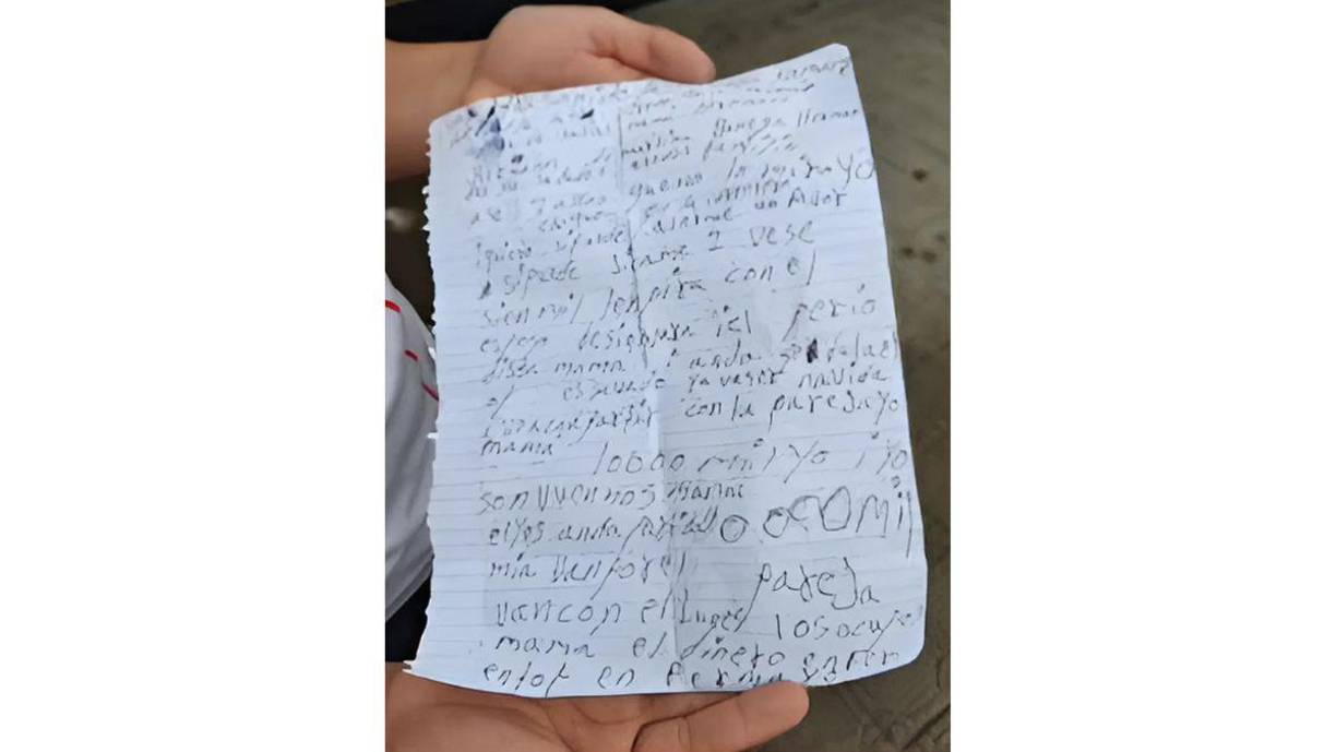 Durante la entrevista, reveló que llevaba tres años sin ver a su familia y compartió una <b>carta dirigida a sus seres queridos</b>, en la que les pedía que le enviaran dinero mes a mes. 