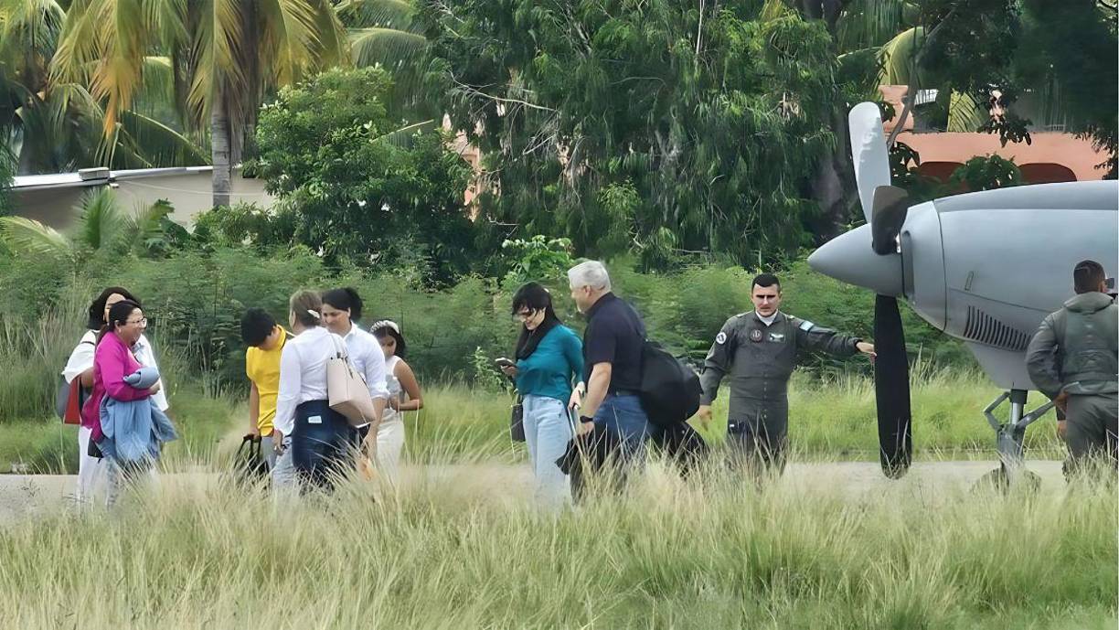 El <b>canciller de Honduras</b>, <b>Enrique Reina</b>, desmintió recientemente las acusaciones sobre el presunto uso de un <b>avión de las Fuerzas Armadas</b> para un viaje familiar a <b>Trujillo</b>, en el departamento de <b>Colón</b>. 