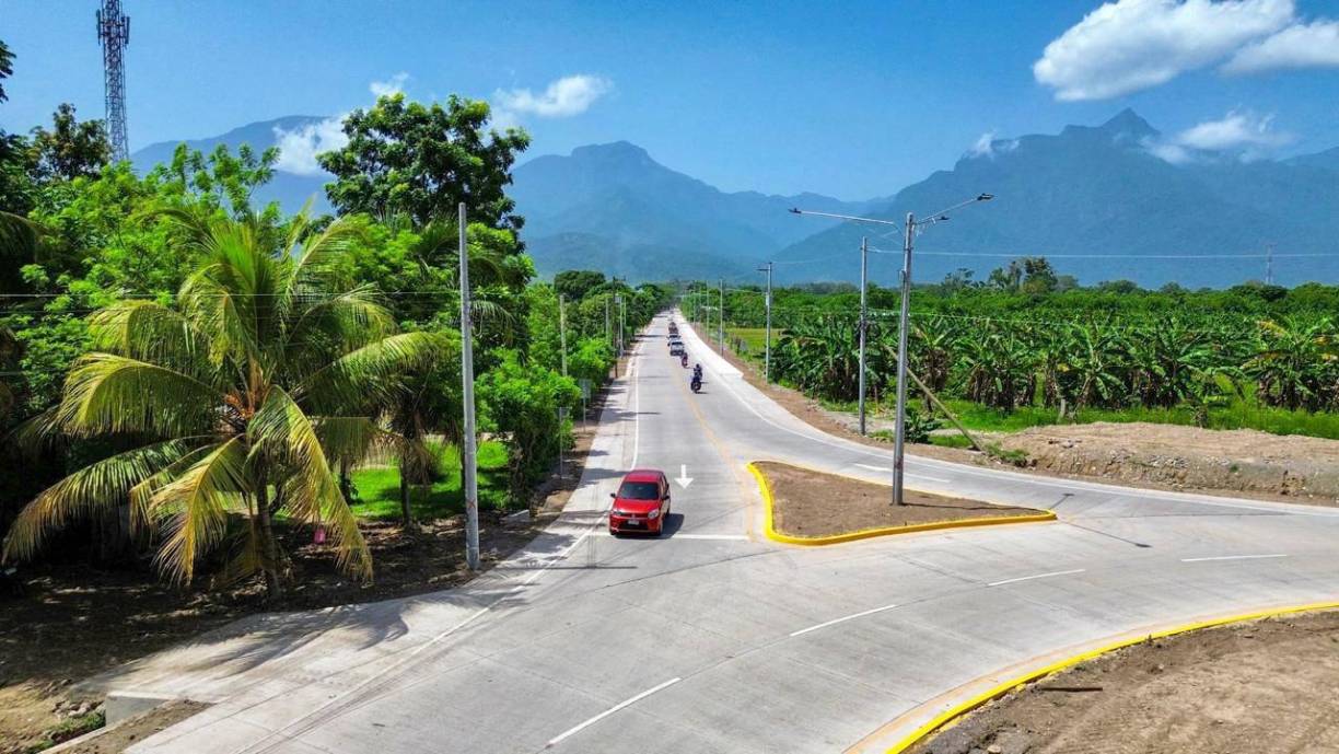El secretario de la SIT destacó que el proyecto conecta con diversos puntos de la ciudad de La Ceiba, principalmente, con el Aeropuerto El Golosón. 