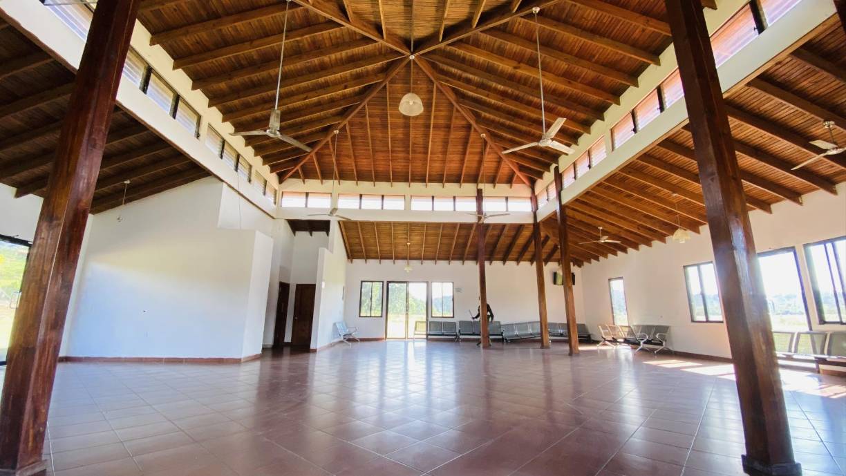 Hoy en día, el edificio que en su momento sirvió como terminal de pasajeros se encuentra vacío y en buen estado, como si el tiempo se hubiera detenido desde su inauguración.