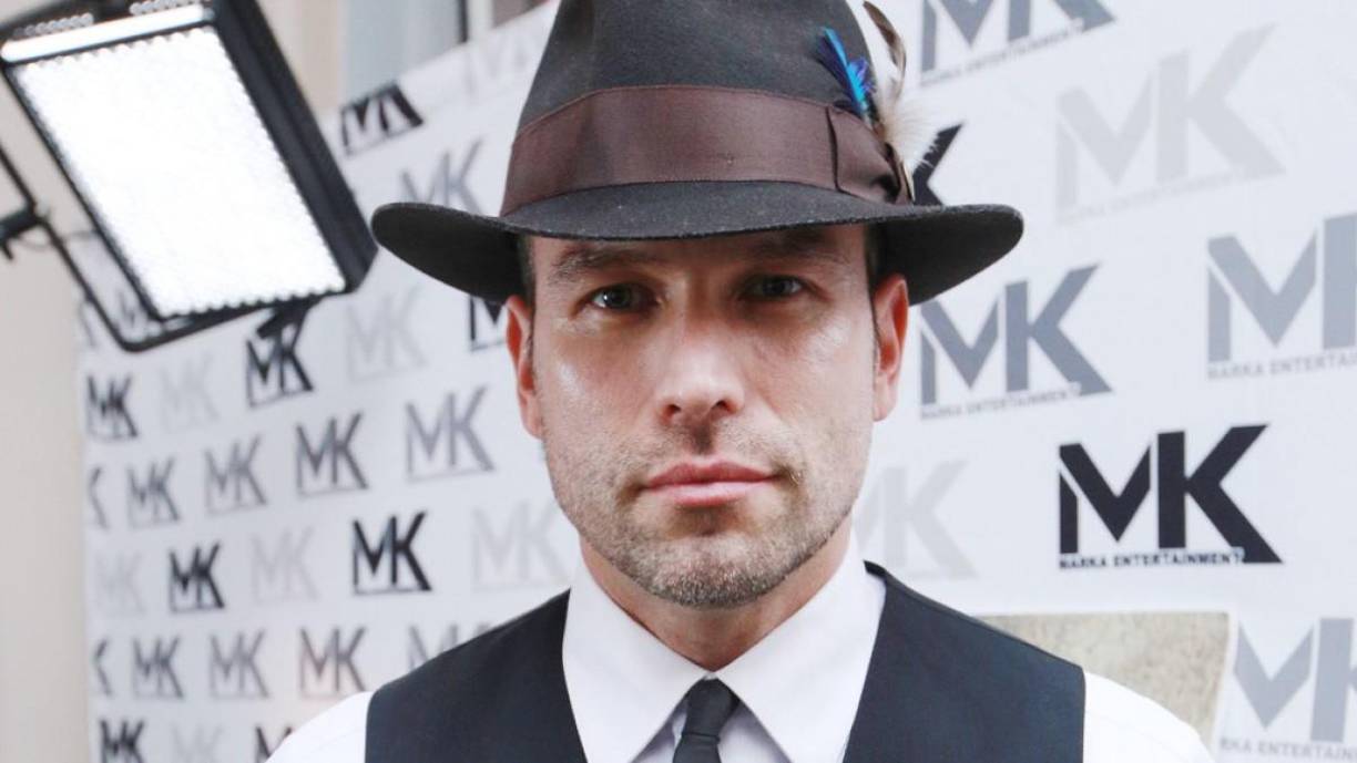 Rafael Amaya regresa este lunes a la televisión como actor por primera vez desde su traumática salida del “El señor de los cielos” y en entrevista con Efe reveló que retorna con “un regalo para los fans de Aurelio Casillas”.