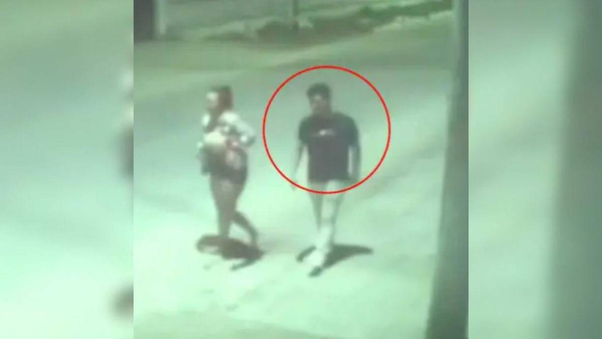 Romer Campos Meza, de 30 años, no tenía por qué desconfiar de la sorpresa de su novia, pues la amaba. Fue así que se bajaron de un taxi y caminaron juntos por un oscuro callejón en horas de la noche. 