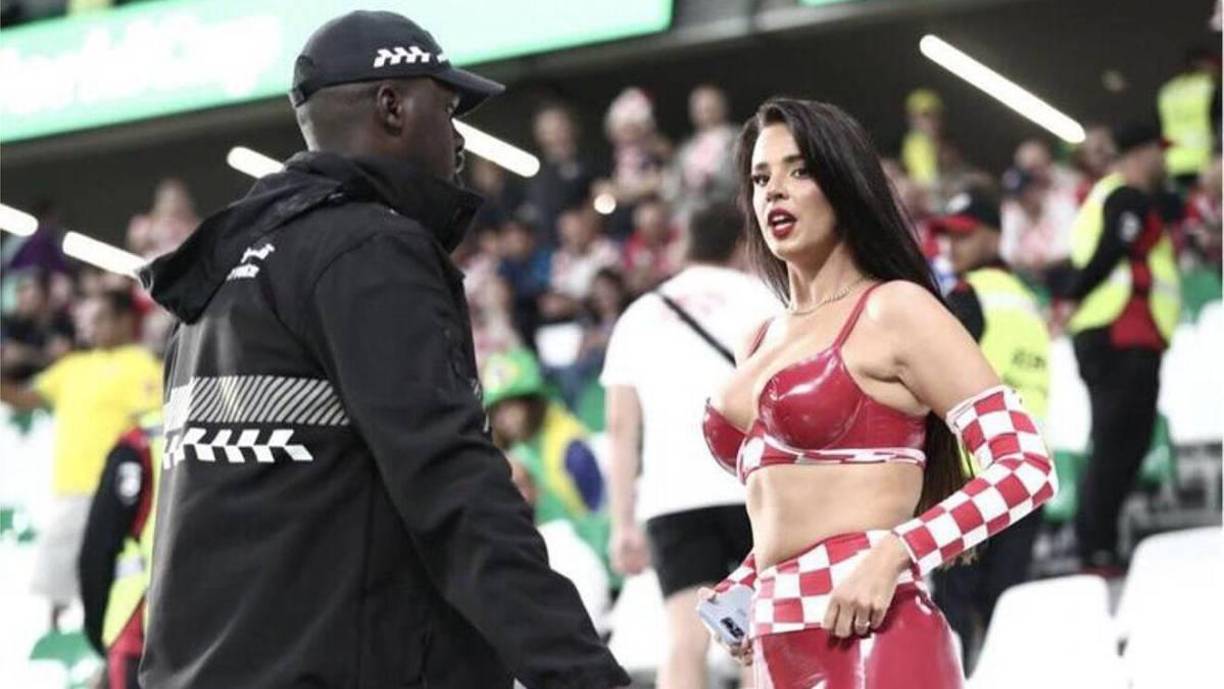La popular y hermosa aficionada presentó una denuncia luego del duelo entre Croacia y Brasil.