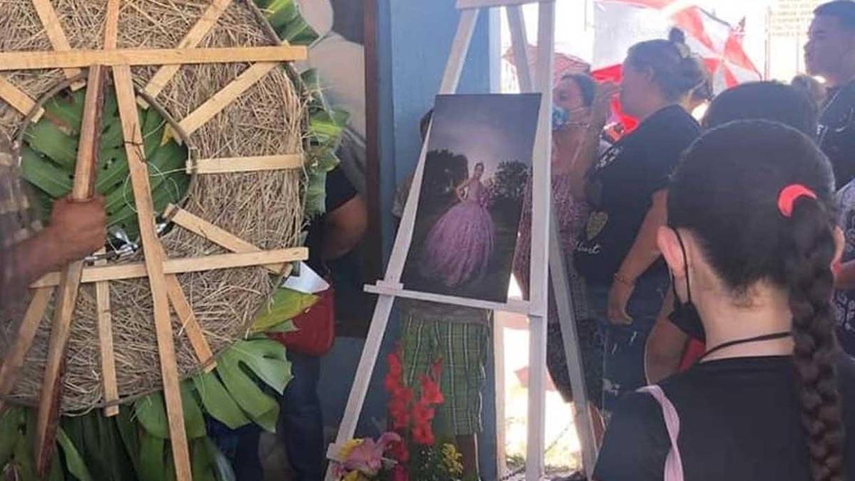 Familiares, amigos y vecinos la recuerdan como una muchacha estudiosa y seria.