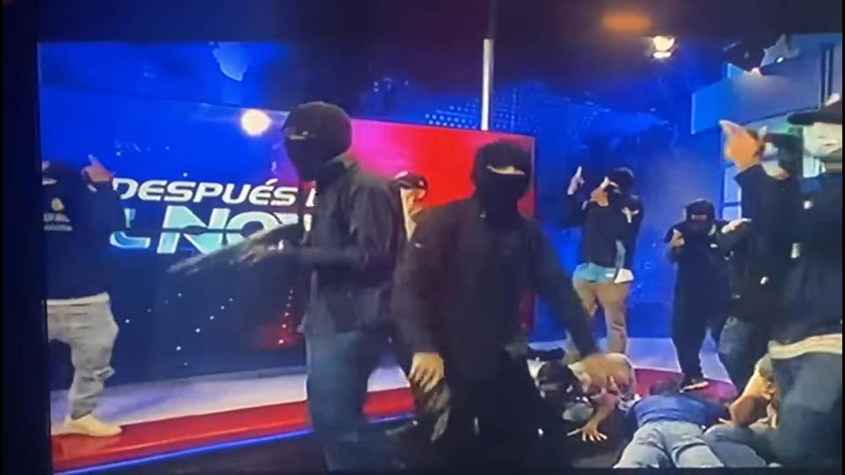 Terror en calles de Ecuador por asedio de hombres armados