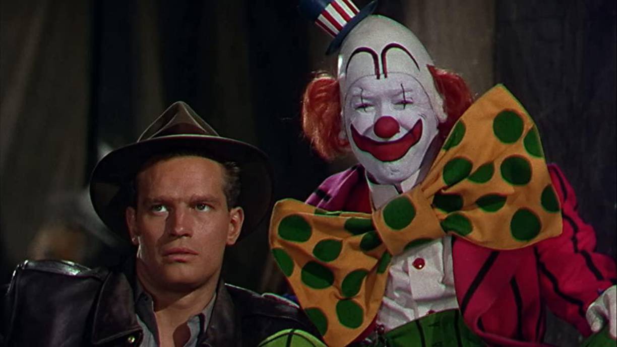 - The greatest show on earth:Aunque esta película de Cecil B. DeMille tenía un cierto encanto, la crítica señaló un fallido melodrama excesivamente largo y lleno de clichés.