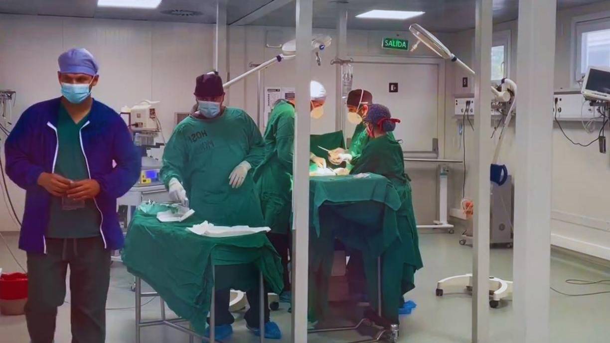 <b>El hospital móvil de Tegucigalpa funciona en la actualidad como Centro Quirúrgico Ambulatorio y está localizado a inmediaciones del Hospital Escuela. Desde 2021 se realizan ahí cirugías de diferentes especialidades, entre ellas: ortopedia, cirugía general , ginecología, maxilofacial, cirugía vascular , coloproctología, cirugía pediátrica y urología.</b>