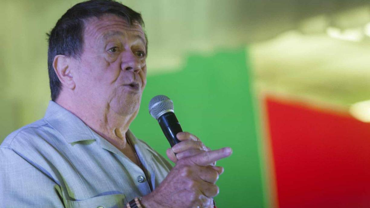 “Con el alma desgarrada y sabiendo que muchos y muchas personas lo han querido por muchos años y que sentirán su partida , les pedimos orar por su descanso y nos den oportunidad de pasar en paz el duelo que embarga a toda nuestra familia. Familia López Miranda”, fue el segundo mensaje.