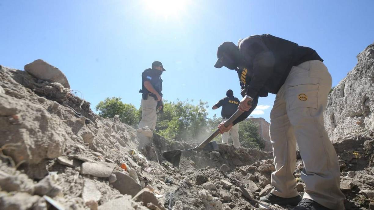 Juan Carlos Núñez Valle (de 15 años) y Elvis Perdomo (de 13) desaparecieron después de que fueron citados a través de mensajes de WhatsApp por una mujer para encontrarse en la colonia Divanna de la capital.