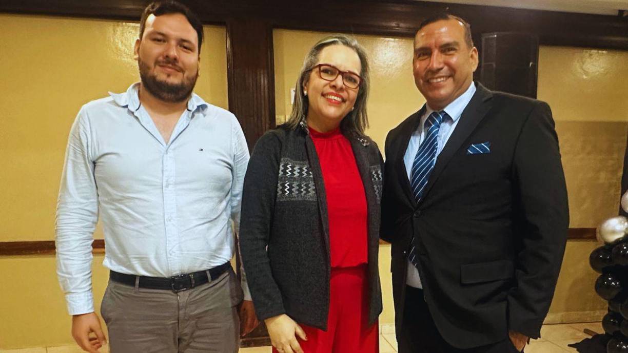 Miguel Flores, Gloria Herrera y Mauro Castillo
