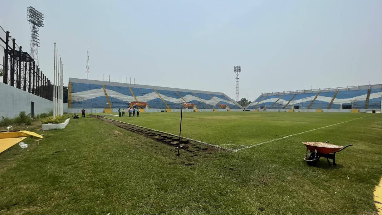Dentro de esa fase, Mariano Gómez valoró que el drenaje que tendrá el estadio Morazán será de “primer mundo”, así mismo “este año habrá cambio de alumbrado de primer mundo, con sistema led que ya estamos trabajando en pliegos de licitación y que el estadio tenga otra cara al final del 2023”.