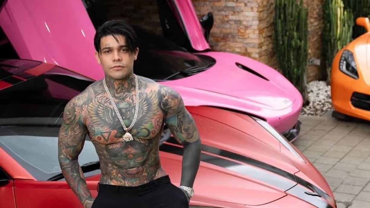 Después del largo proceso que ha afrontado, finalmente el creador de contenido decidió mostrar cómo son las terapias de recuperación, que consisten en ejercicios de apoyo, elasticidad y fuerza. Esto, después de que lograra movilizarse sin necesidad de la ayuda de una silla de ruedas y ahora, logre sostener el equilibro con muletas.