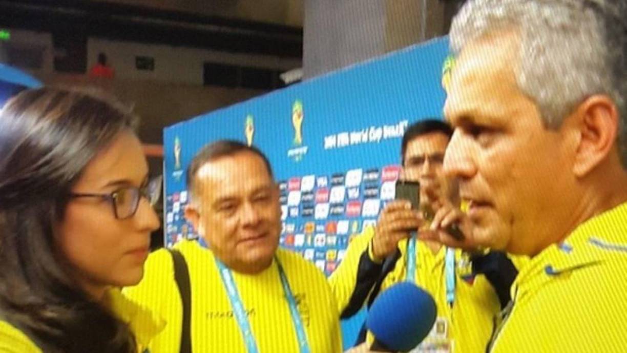 Alejandra estudió periodismo en la Ryerson University de Toronto, Canadá. Posteriormente llegó a trabajar a Ecuador y su primera entrevista fue justamente con su padre previo al arranque del Mundial Brasil 2014.