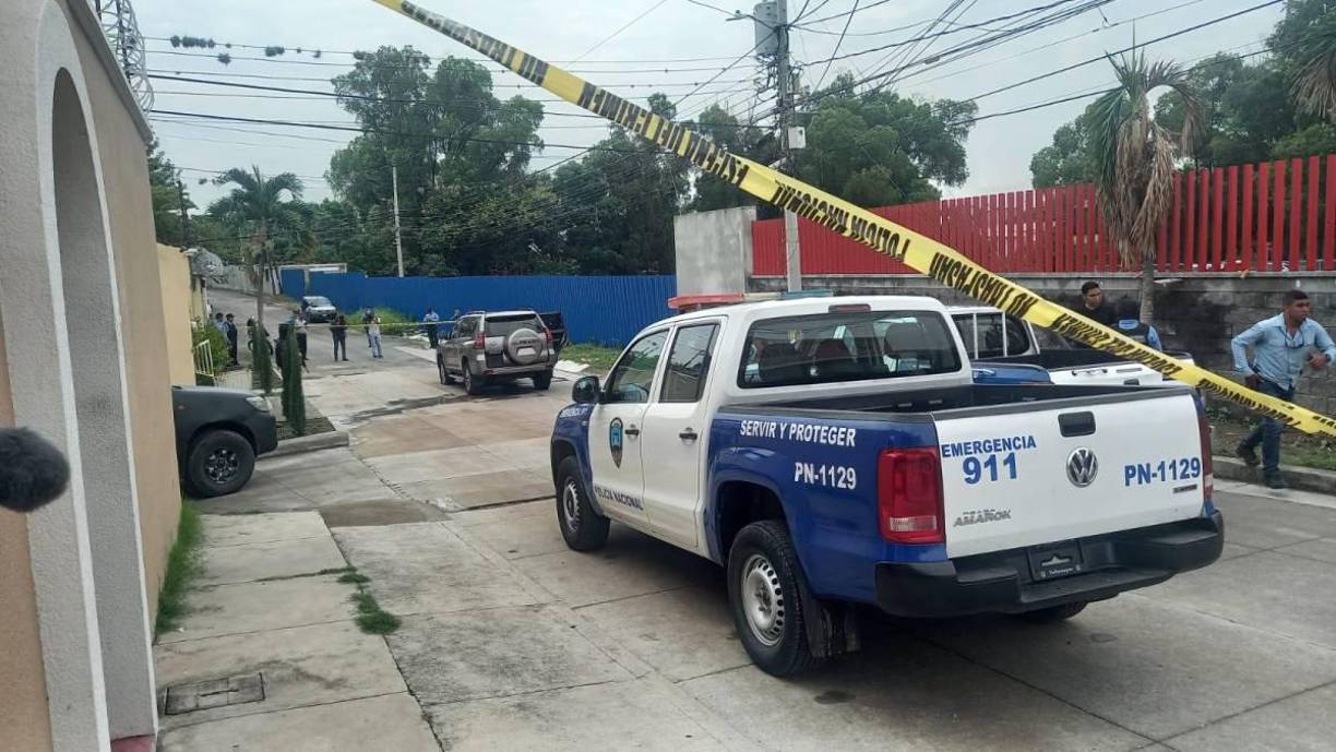 “Es repudiable y condenable, no podemos seguir así en nuestro país”, subrayó Canales, quien exigió a las autoridades dar con el paradero de los autores materiales e intelectuales del atentado contra Martínez.