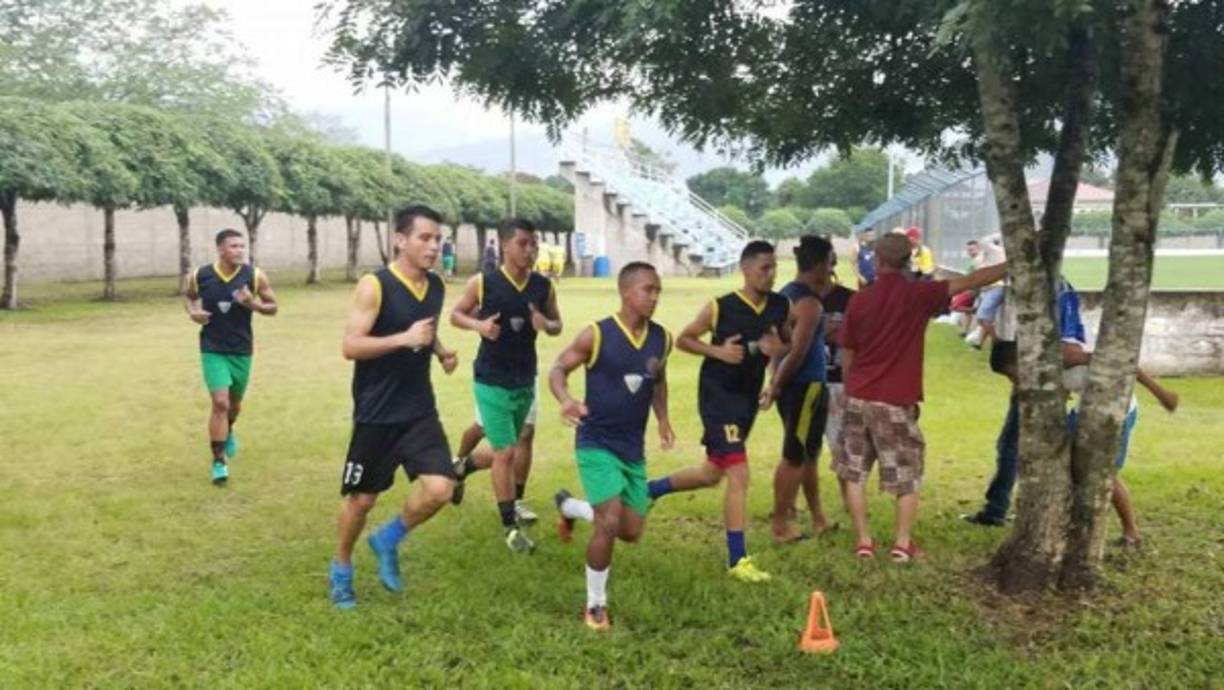 En el Social Sol están a prueba los futbolistas colombianos Jonathan David Mejía y Daniel Salas, que desde el lunes se unieron a la pretemporada.