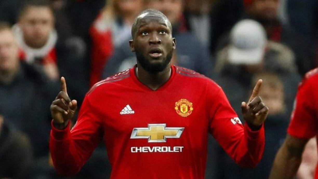 Romelu Lukaku está dispuesto a rebajarse el sueldo para jugar en el Inter de Milán. Según la 'La Gazzetta dello Sport', el delantero del Manchester United cobra cinco millones por temporada, pero quiere jugar en Italia a las órdenes de Antonio Conte.