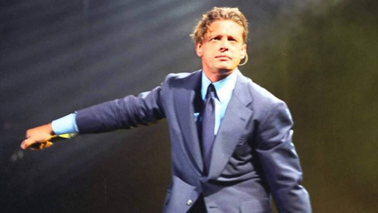 El 'Sol de México' Luis Miguel dijo presente y se unió al concierto que se realizó en el hipódromo de Hialeah en Miami.