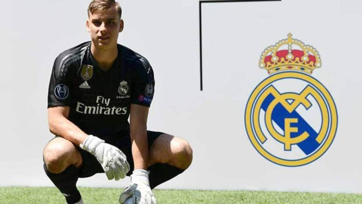 Andriy Lunin: El portero ucraniano llegó para esta temporada en el Real Madrid, pero al parecer en el club merengue buscan que cuente con más minutos . Se habla que sería cedido al Rayo Vallecano .