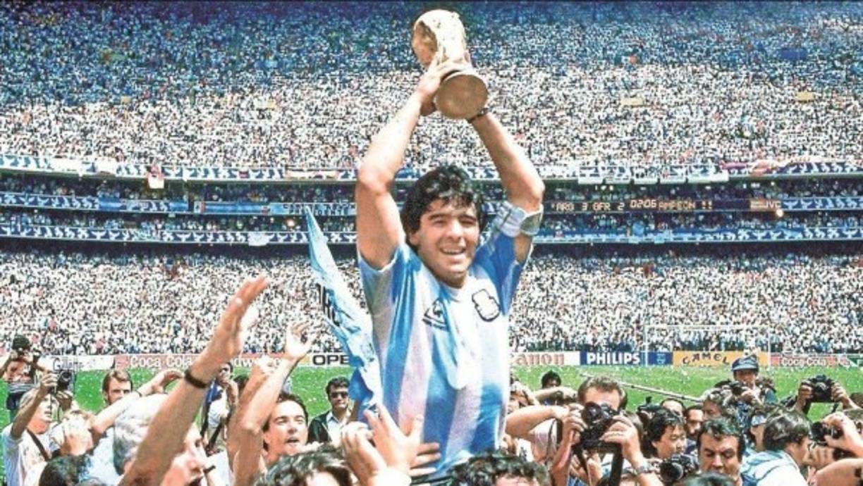 3. Aunque su función no era necesariamente anotar gol, Maradona marcó más de 300 a lo largo de su carrera.