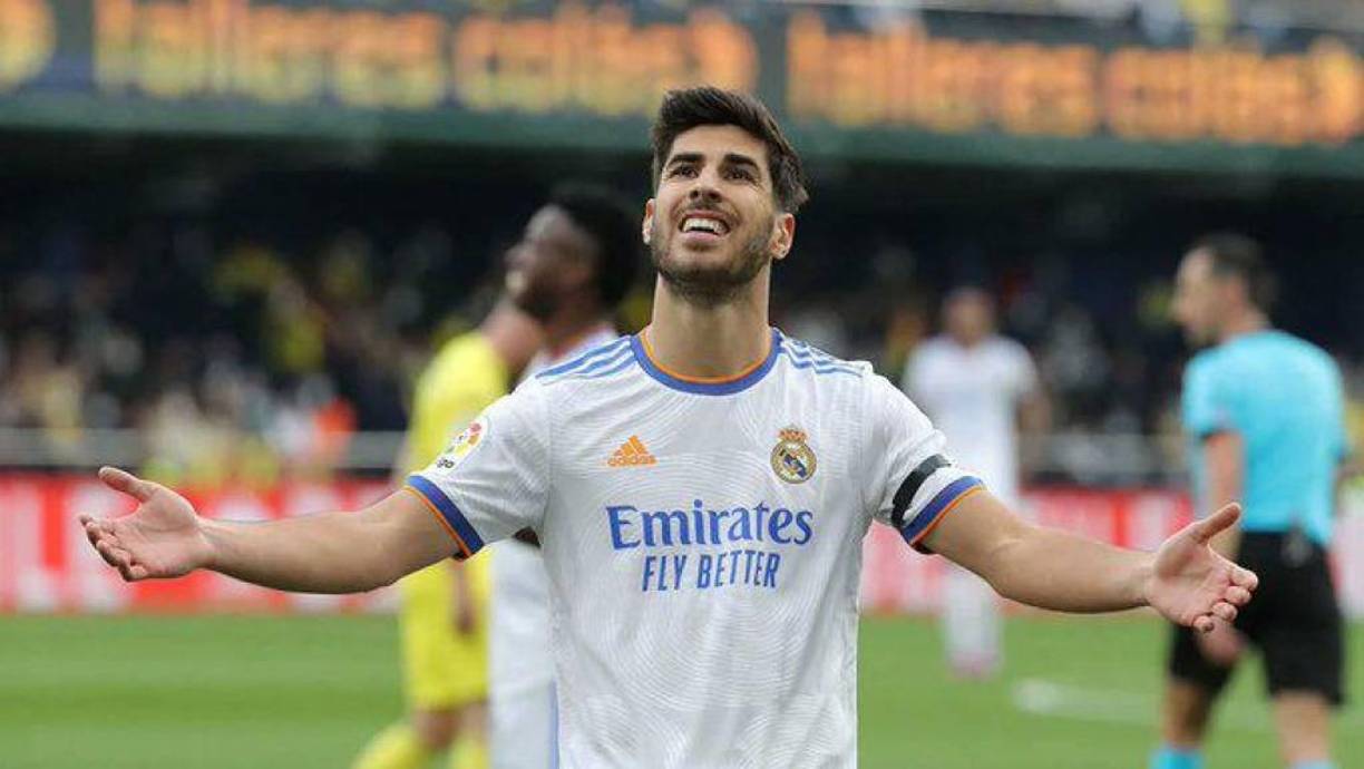 La directiva del Real Madrid no tiene previsto ofrecer la renovación al centrocampista balear Marco Asensio. Tal y como cuentan varios medios, el futbolista debe decidir si apura su contrato o busca una salida en lo que resta de mercado estival.