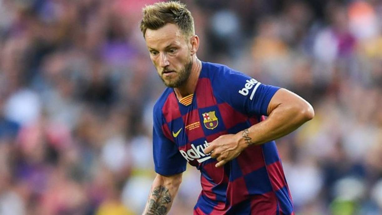 Ivan Rakitic - Dos partidos oficiales y ninguna titularidad para el croata, que ni siquiera jugó un minuto ante el Betis. Rakitic lleva cinco temporadas siendo indiscutible y ha visto como su rol ha cambiado en el equipo. El retorno de Sergi Roberto al centro del campo ya no le hace ser indispensable y su nombre ha sonado como moneda de cambio para realizar la operación de Neymar, pero su caso va más allá y él no se quiere ir.