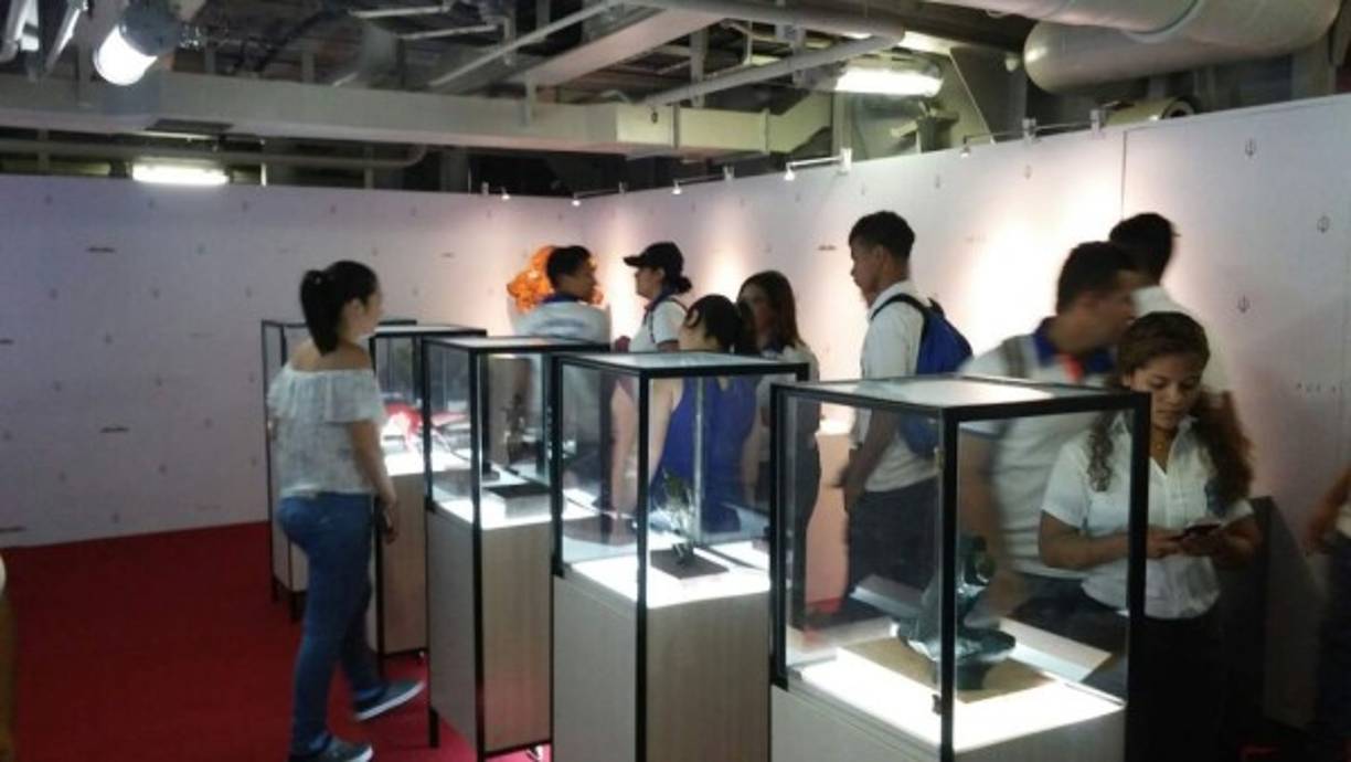 El interior del buque cuenta con una exhibición tecnológica.