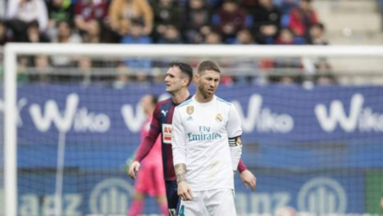Sergio Ramos protagonizó la anécdota del partido ante Levante. En el minuto 73 el central abandonó el césped de forma repentina para dirigirse a los vestuarios. La causa la explicó con absoluta claridad Zinedine Zidane en la rueda de prensa posterior al partido: 'Se ha cagado un poco y fue al baño', reconoció el técnico.