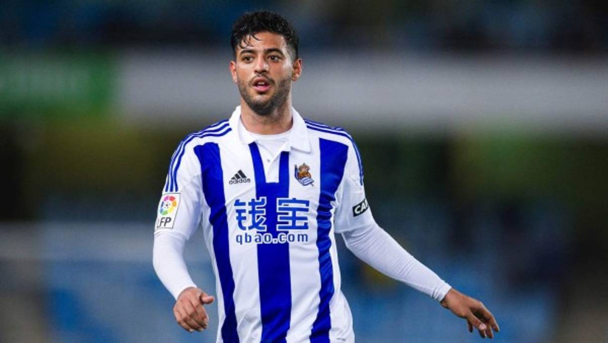 Carlos Vela dirá adiós a la Real Sociedad en enero de 2018, noticia que el club txuriurdin confirmó mediante un comunicado. El mexicano seguirá jugando con la camiseta txuriurdin y luego se irá como el segundo extranjero que más veces la ha vestido al Los Ángeles FC de la MLS americana, que dejará en las arcas realistas alrededor de cinco millones de euros.