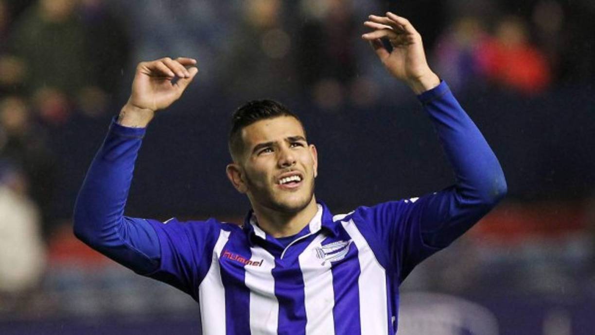 Theo Hernández está firme en su compromiso con el Real Madrid. El lateral no cambia de idea y resiste todo tipo de presiones para fichar por el club blanco. Y es que el Barcelona ha mostrado interés en el jugador y se lo han hecho saber.