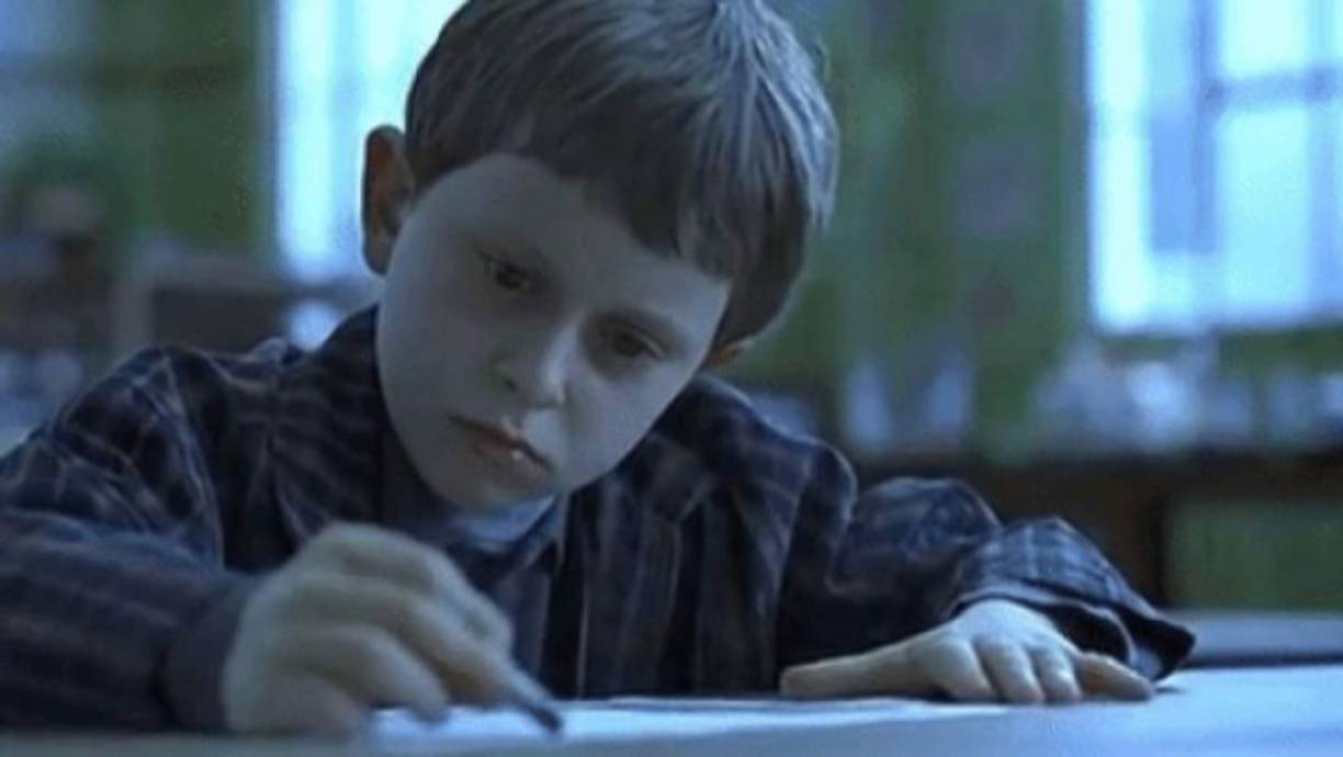 La película se centra en una cinta de video maldita misteriosa que contiene una serie de inquietantes imágenes. Después de ver la cinta, la persona recibe una llamada telefónica en la que le anuncia que la persona va a morir en 7 días.