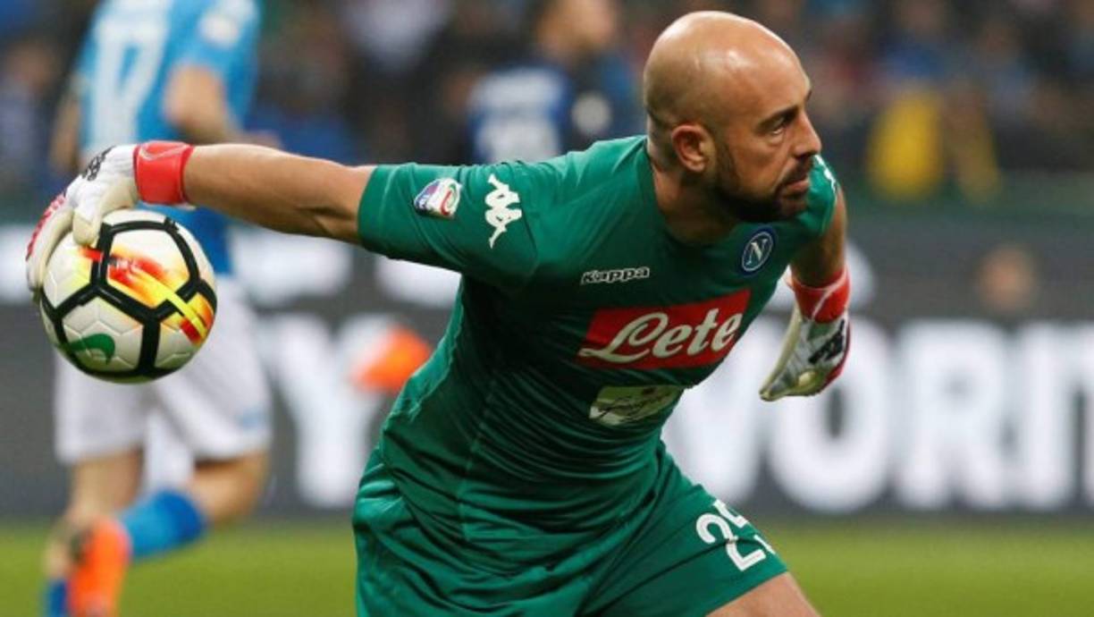 El portero Pepe Reina (Napoli, Italia).