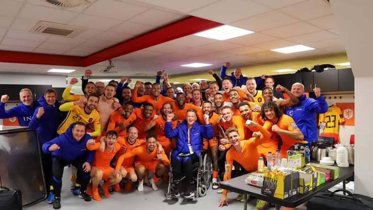 Países Bajos: Los dirigidos por Louis Van Gaal vuelven al Mundial luego de haber estado ausentes durante la edición pasada. Consiguieron la clasificación al vencer 2-0 a Noruega por el Grupo G.