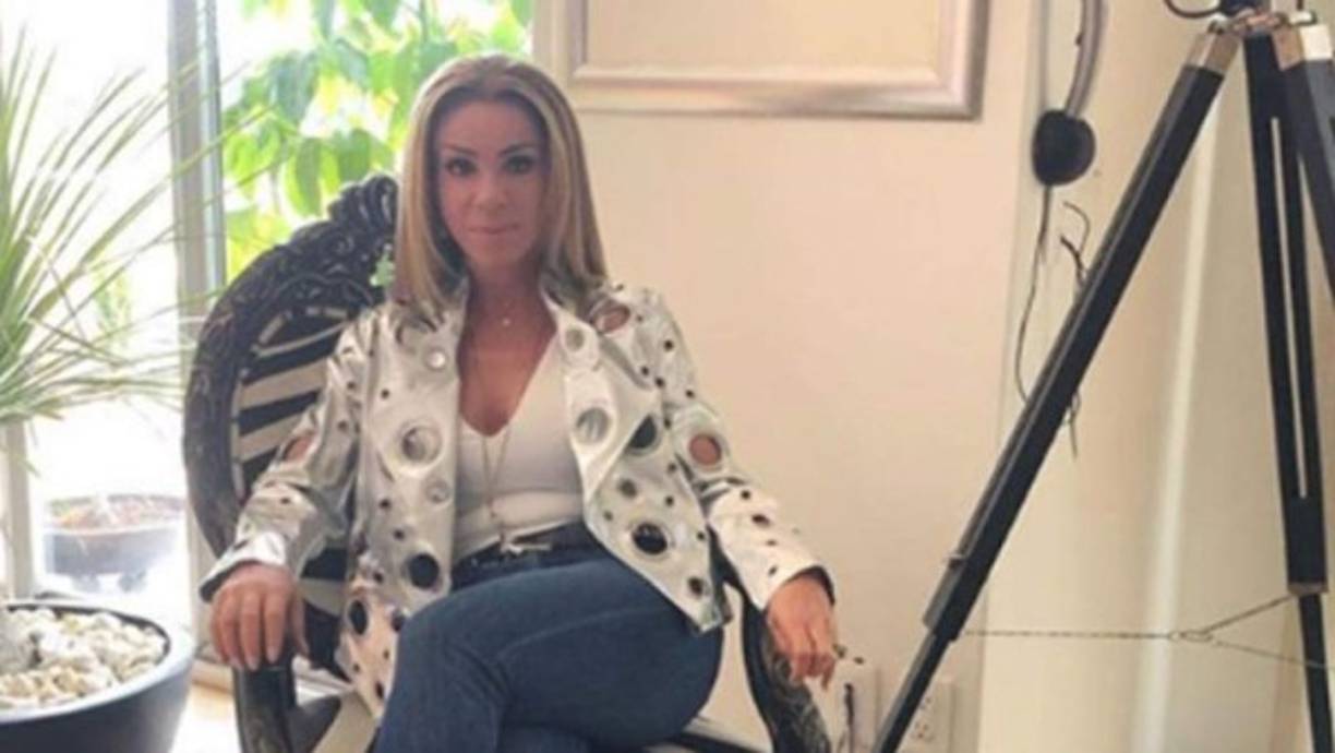 Daniel Bisogno, uno de los presentadores de 'Ventaneando', explicó que José Luis Santiago Cuetos fue el tercer esposo de Rocío Sánchez Azuara. Según un reporte del portal MSN, Lara fue el segundo matrimonio de ella.