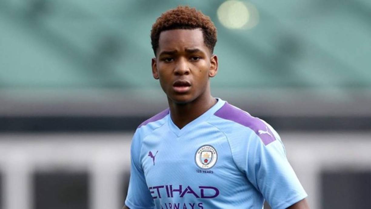El Borussia Dortmund estaría interesado en Jayden Braaf, jugador de 18 años del Manchester City.