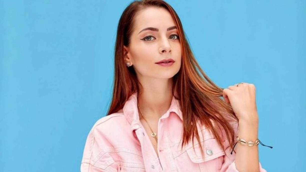 'Hoy, 3 de marzo, se presentó una denuncia en contra de Yosstop youtuber mexicana por el delito de pornografía infantil por divulgar y almacenar contenido de una menor de edad siendo violada', reza una de las publicaciones en Instagram de Ainara.