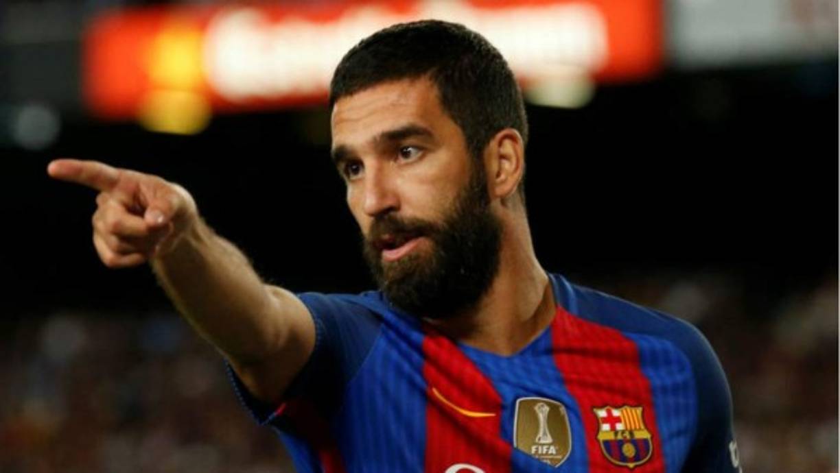 Sopresa. Medios españoles informan que el turco Arda Turan quiere irse del Barcelona y le ha pedido al Atlético que le de la oportunidad de estar en el equipo colchonero.